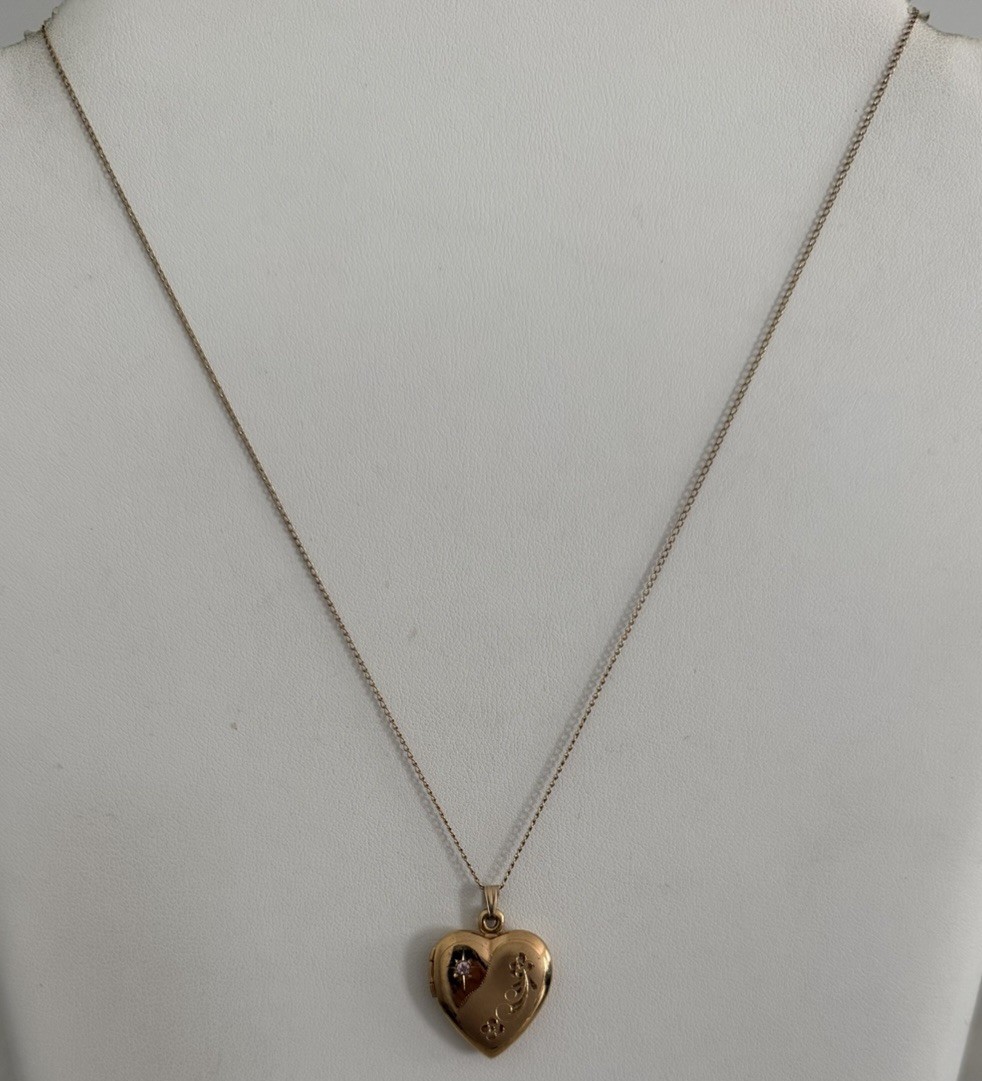 Vintage 1/20 14K Yellow Gold Filled Heart Photo Locket & 18″ Necklace Chain