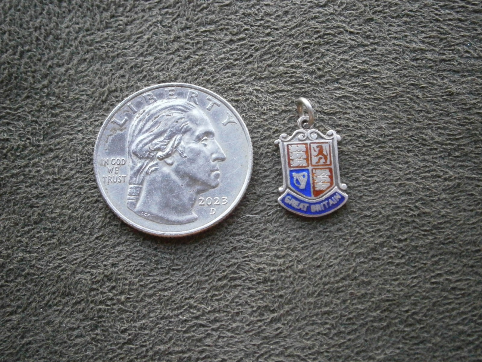 Great Britain Vintage Sterling Silver Enamel Travel Shield Crest Charm 1.5g