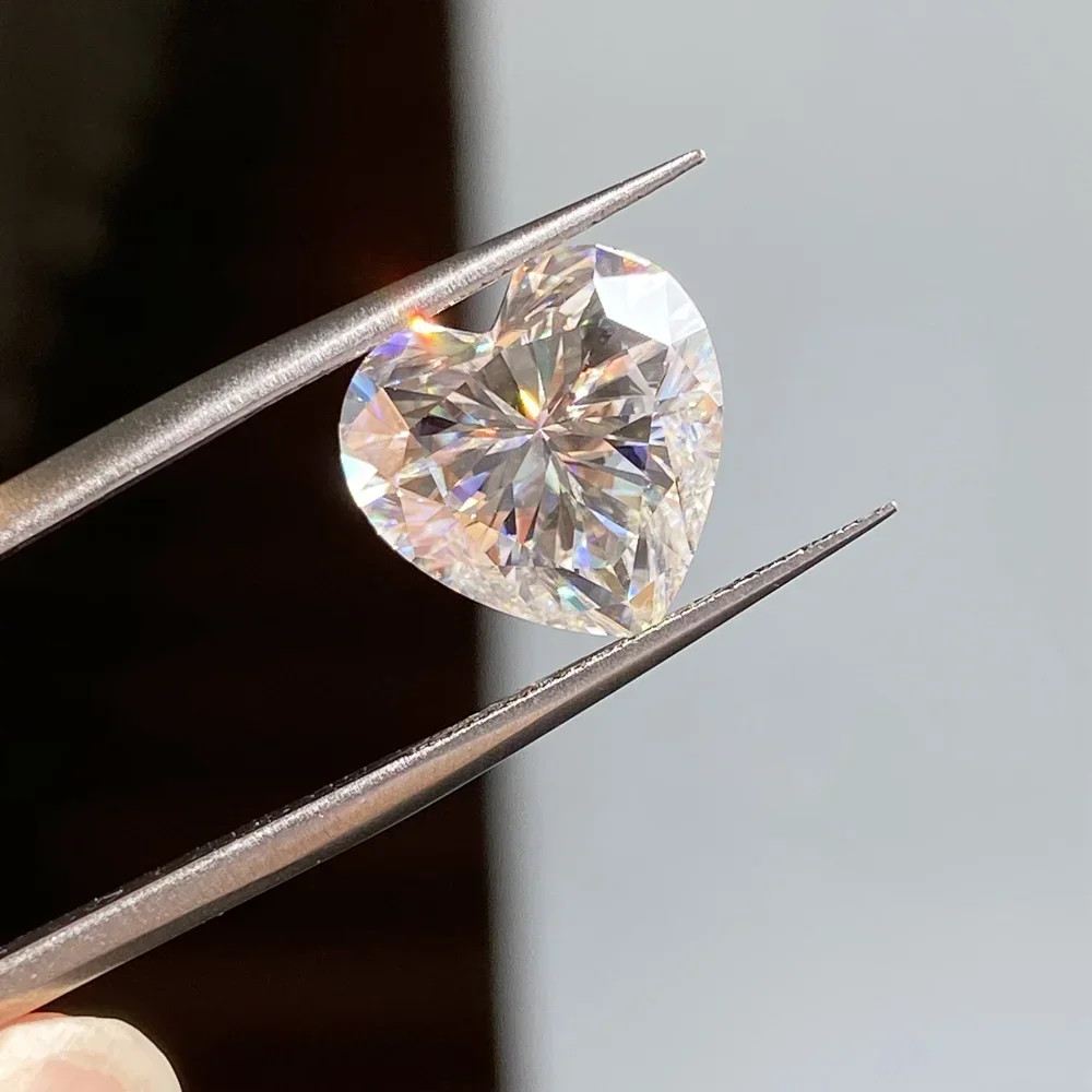 Moissanite Heart Cut Loose Stone D Color VVS1 GRA Certified 3mm-14mm 0.1CT-10CT