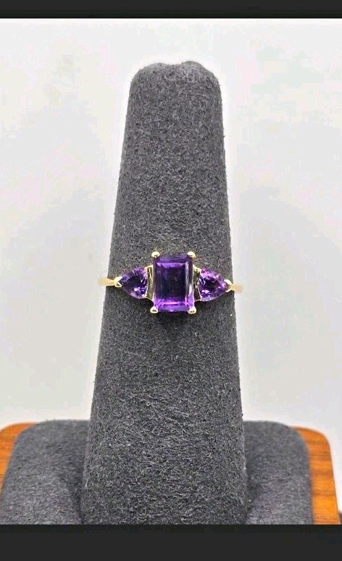 10K Yellow Gold 3-Stone Purple Amethyst Prong Setting Ring Size 7