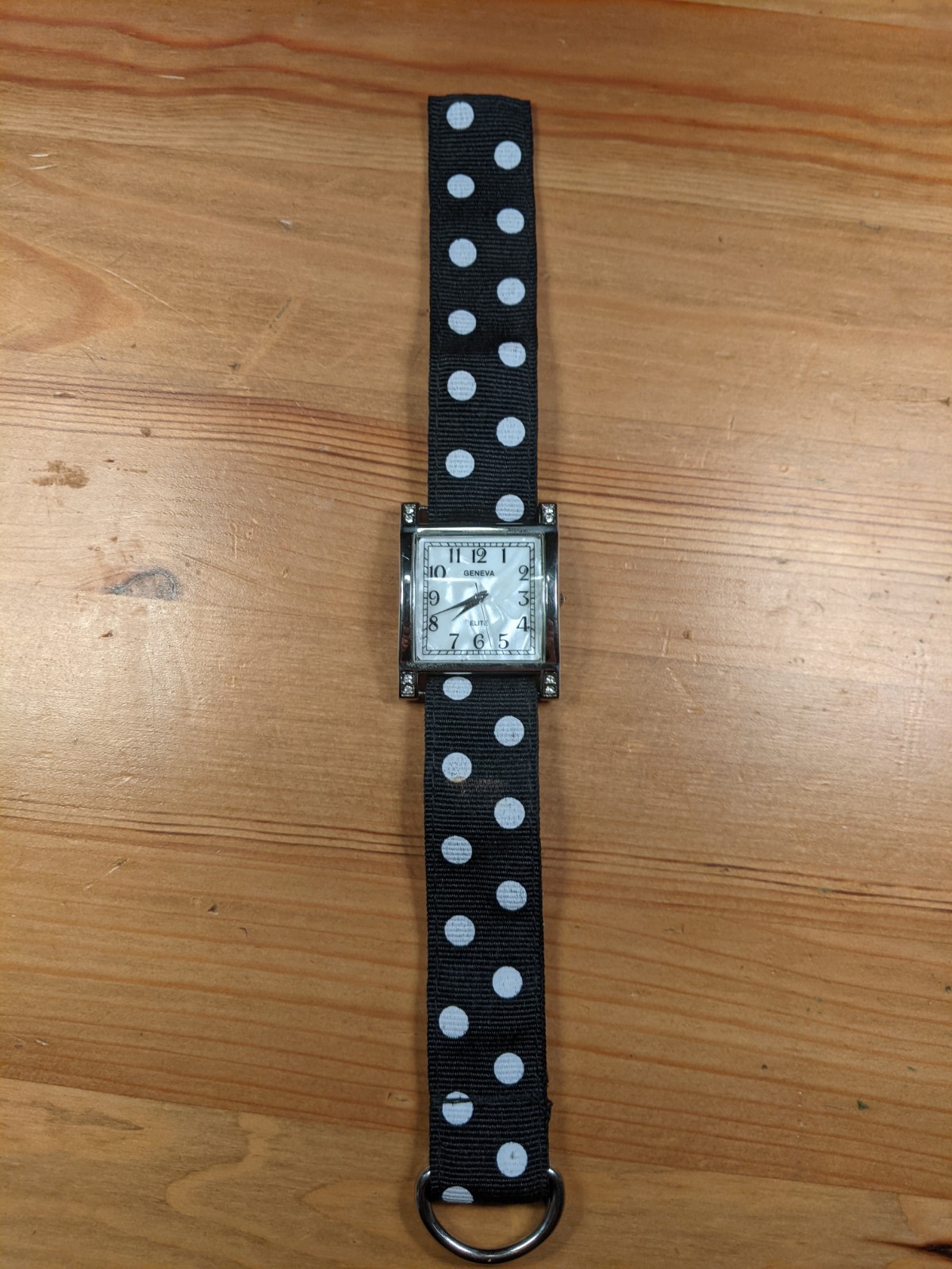Vintage Geneva Stainless Steel Japanese Movement – New Battery – 100% Tested