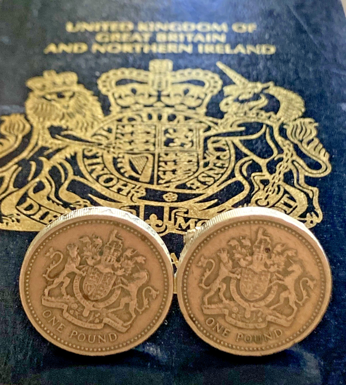 Vintage UK One Pound Coin Cufflinks Royal Coat of Arms – Handmade