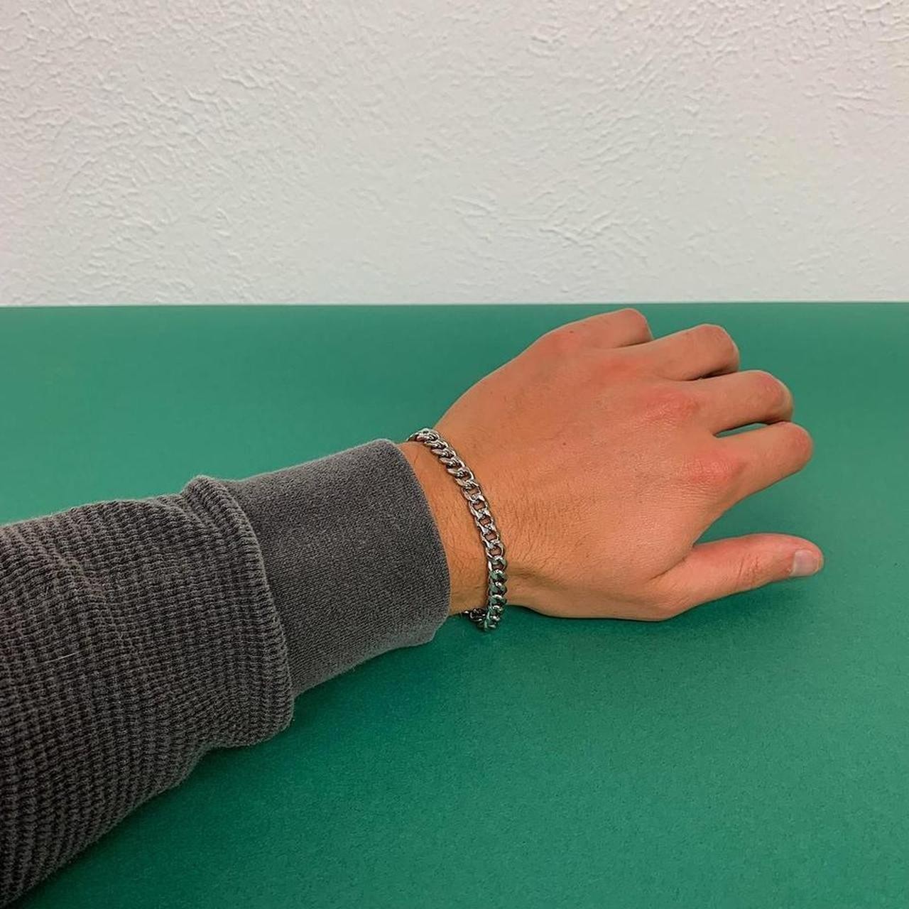 Y2k Vintage style Silver color Cuban Link bracelet. Cool design. Nice quality
