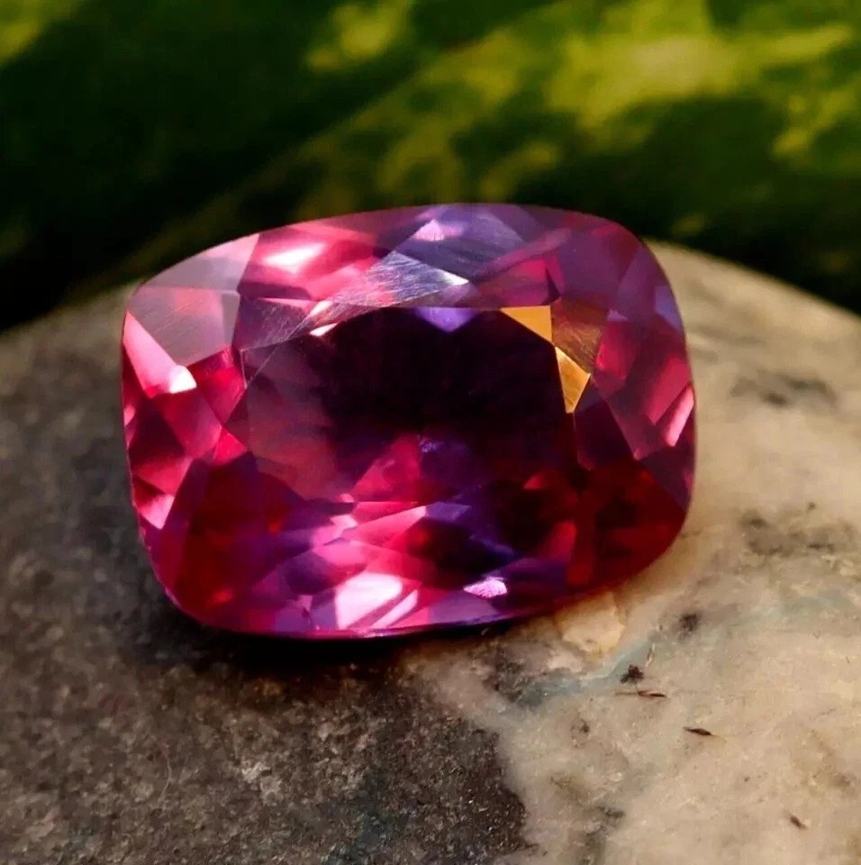 AAA 9.55 Ct Lab-Created Flawless Purple Pink Montana Sapphire Cushion Cut