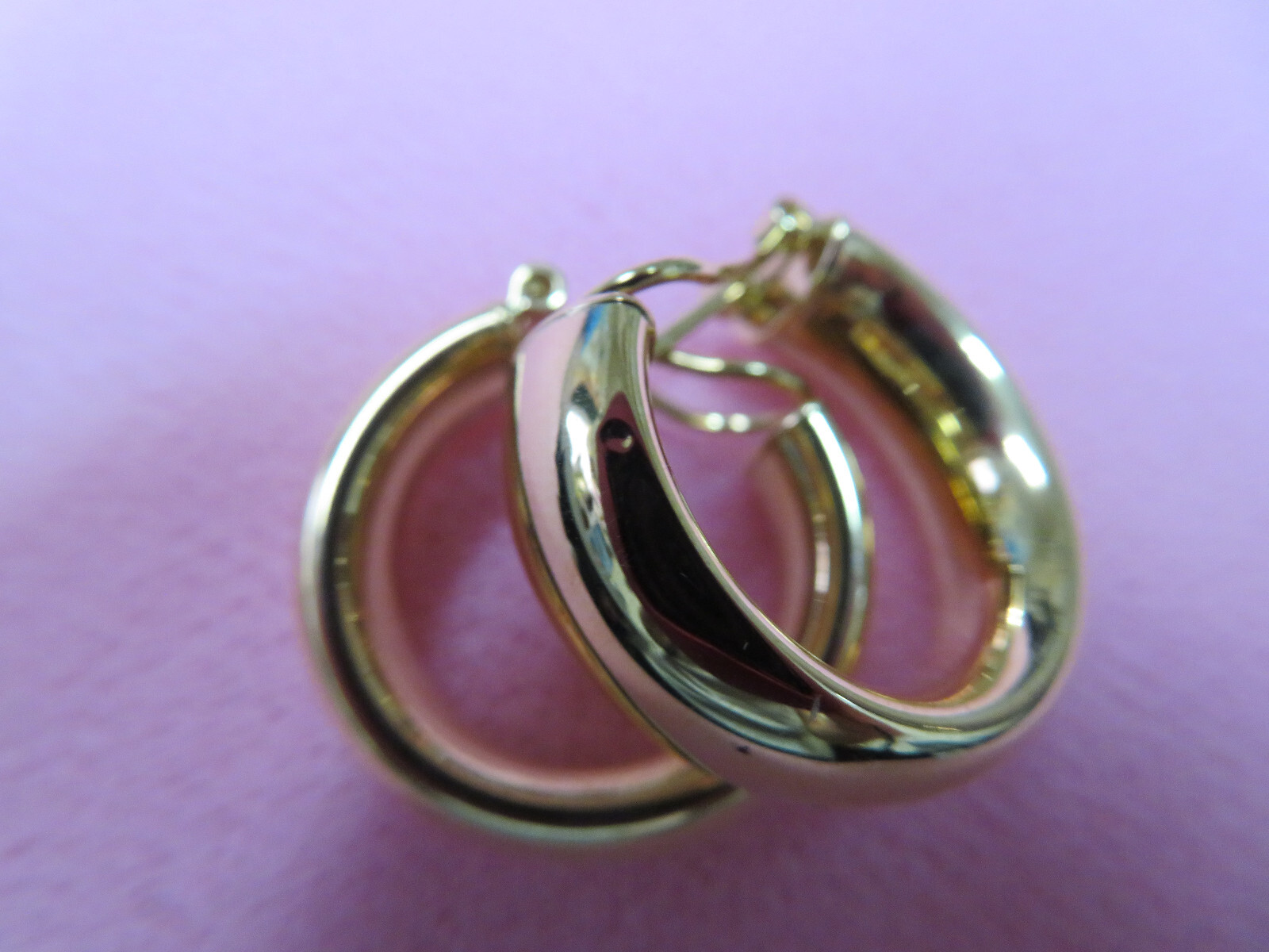 14k Pure Y. Gold None Pieced Omega Back Hoop Earrings 3.67 Grams (#60)