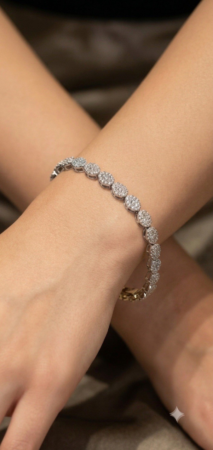 14K White Gold Round Diamond Tennis Bracelet Signed White/Colorless Stones