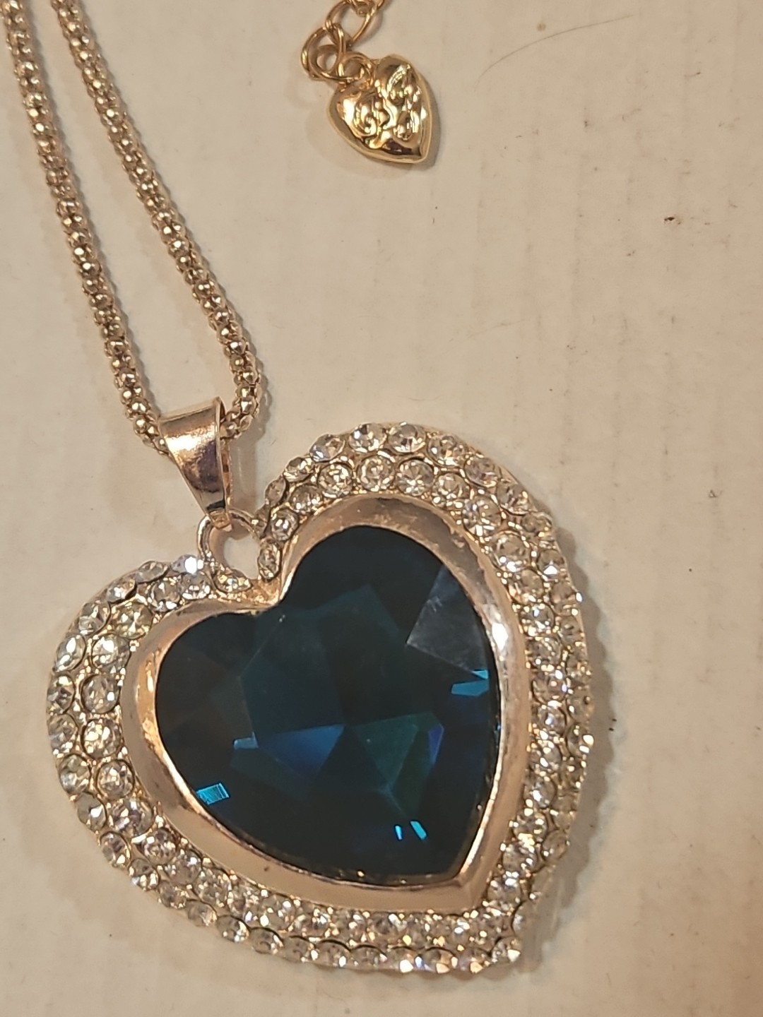 Betsey Johnson Royal Blue Heart Stone & Paved Crystal Pendant & Chain Beautiful