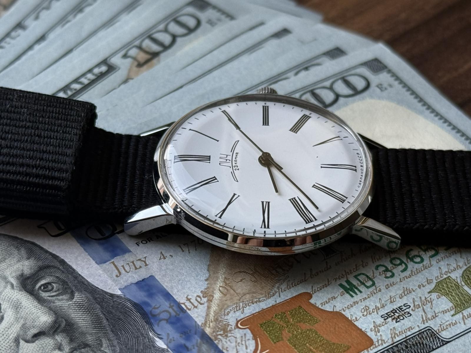 Luch Slim Deluxe Mechanical Watch Ultra Thin Vintage USSR Soviet Men’s Poljot 23