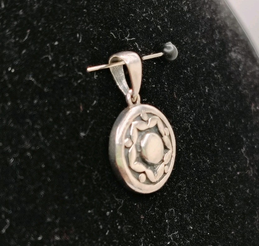 Vintage NF 925 Sterling Silver Round Ornate Medallion Pendant Thailand