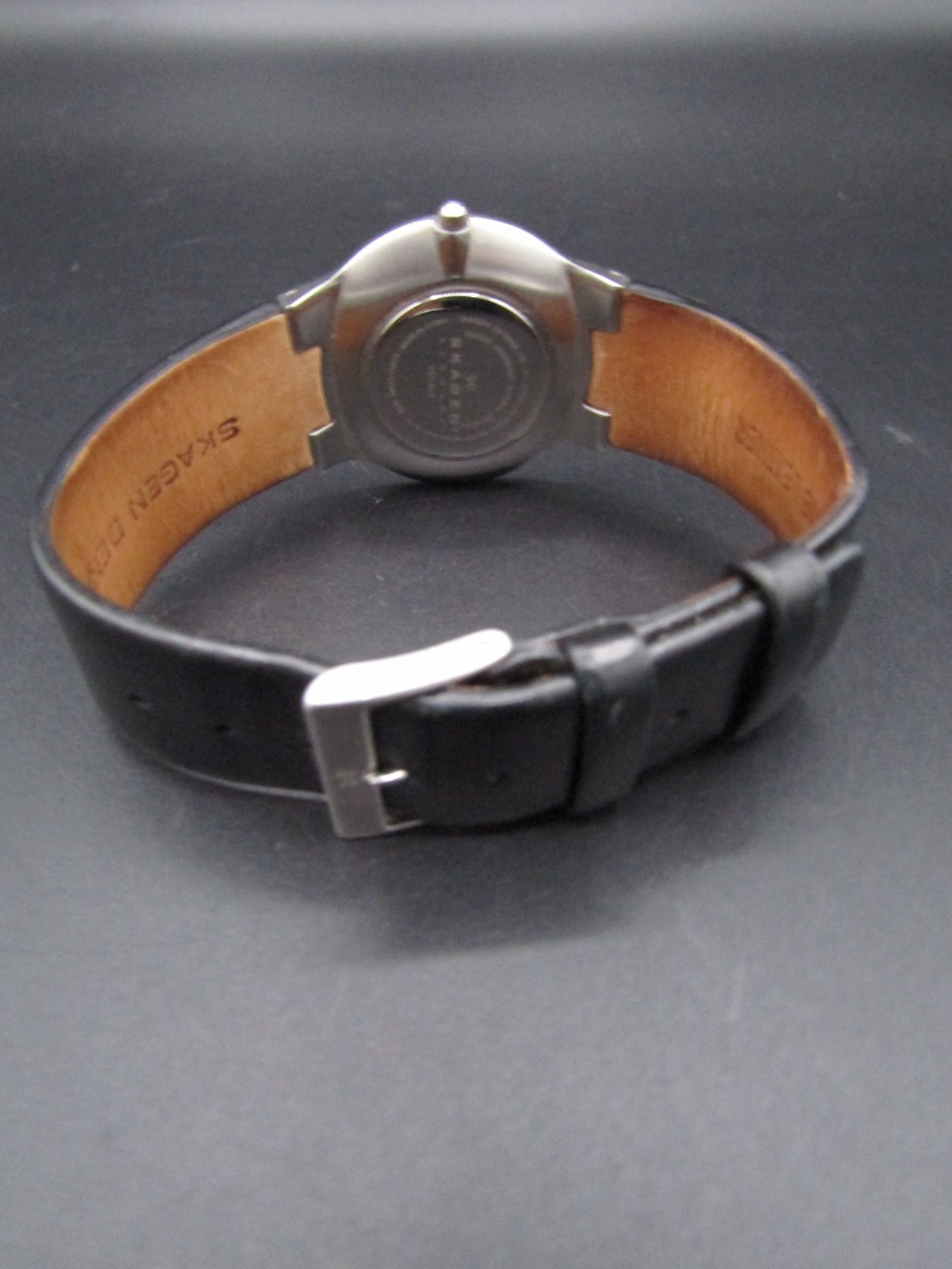 Beautiful Skagen Denmark 433LSLC Sub Second Ultra Slim Thin Case Sunk Dial Watch