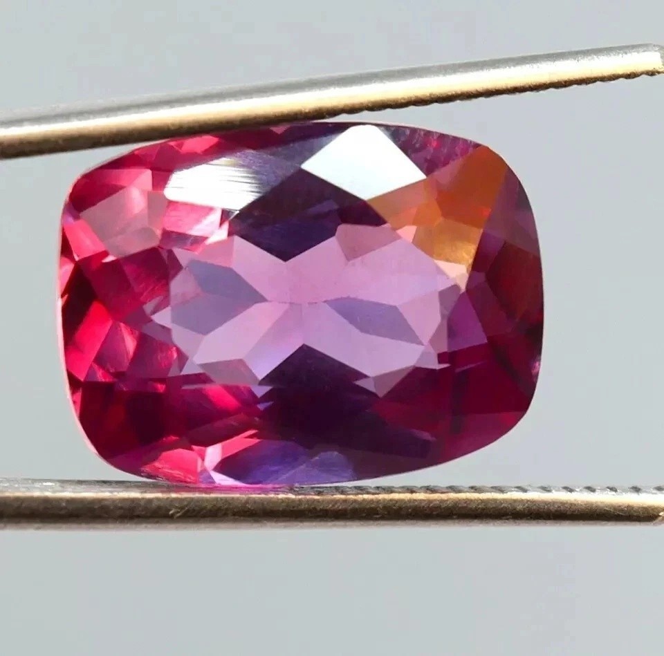 AAA 9.55 Ct Lab-Created Flawless Purple Pink Montana Sapphire Cushion Cut