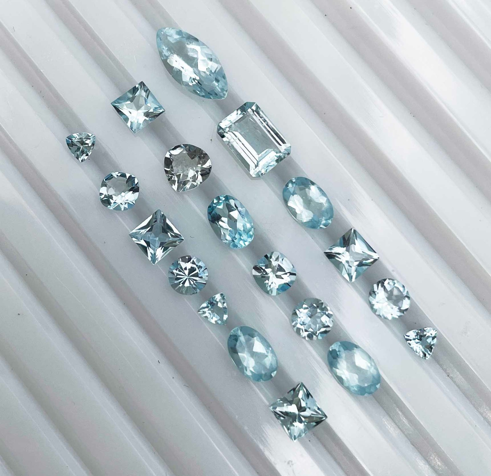 Natural Aquamarine Mix Shape Cut Loose Gemstone Lot 30-35 Pcs 3-7 MM 10 CT