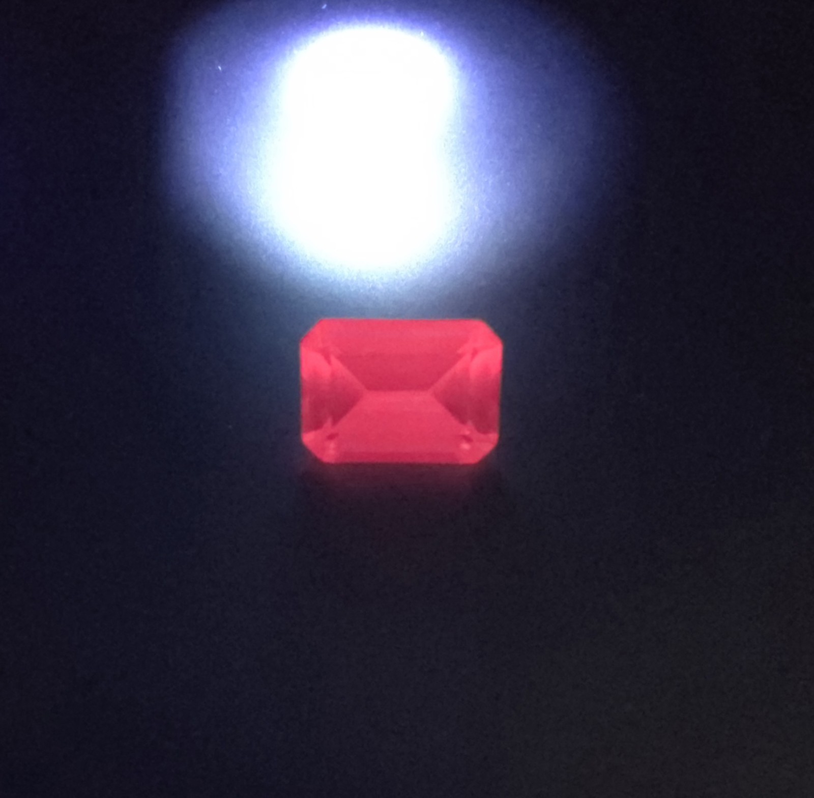 10x14mm 10.5ct Natural Pigeon Blood Ruby Pass UV Test VVS Emerald Cut Stone