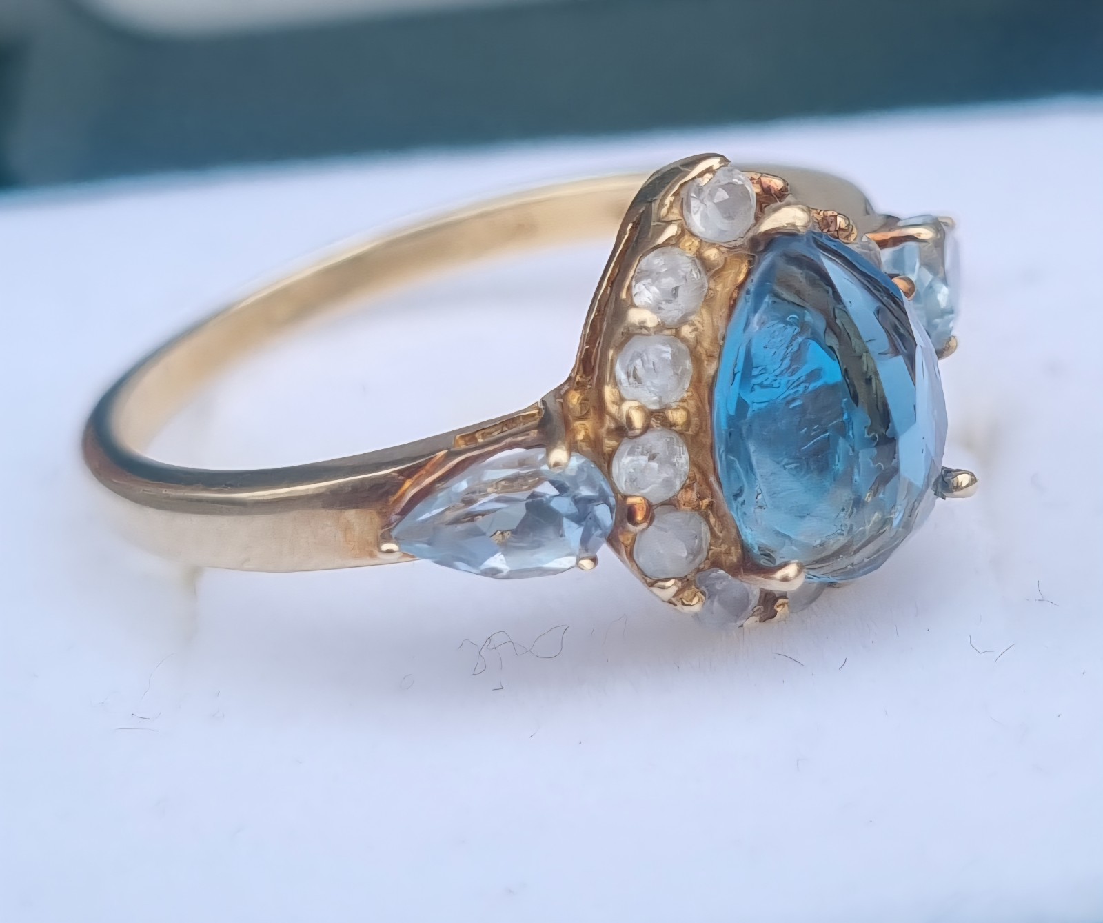 A hallmarked 9ct Gold Blue Topaz Dress Ring