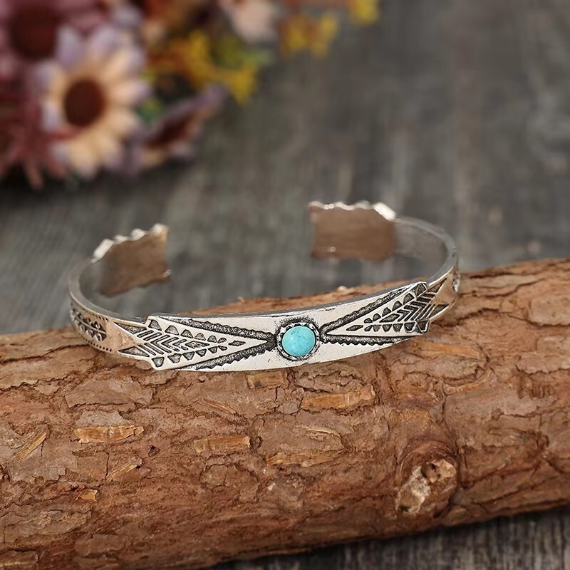 Arrow Design South-Western Style Silver Cuff Bracelet Jewelry