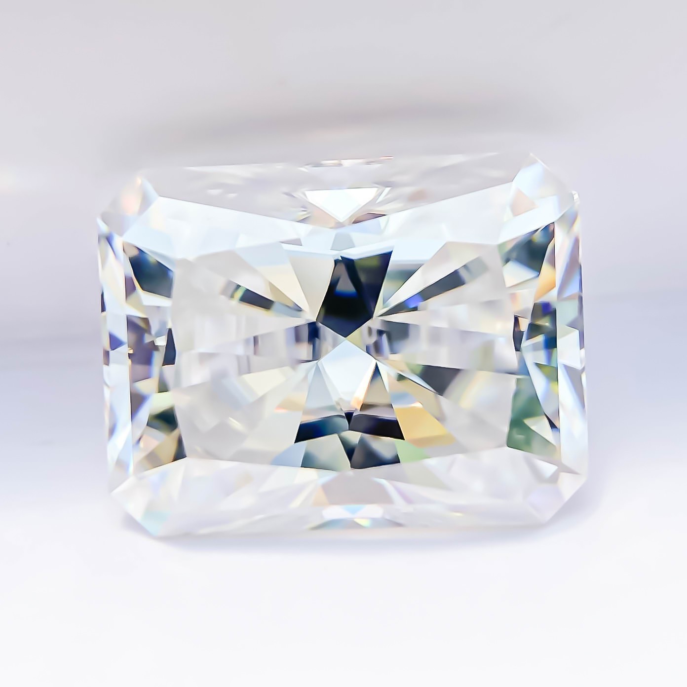 US Exquisite Radiant Cut Loose Moissanite Stone 0.2ct-10ct VVS1 GRA Certificate