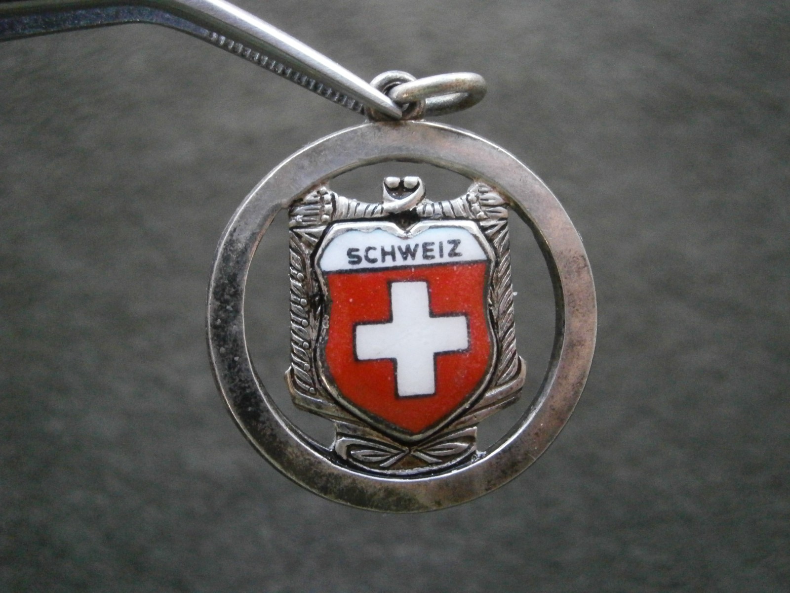 Large Switzerland Schweiz Vintage Silvertone & Enamel Travel Bracelet Charm 5.3g