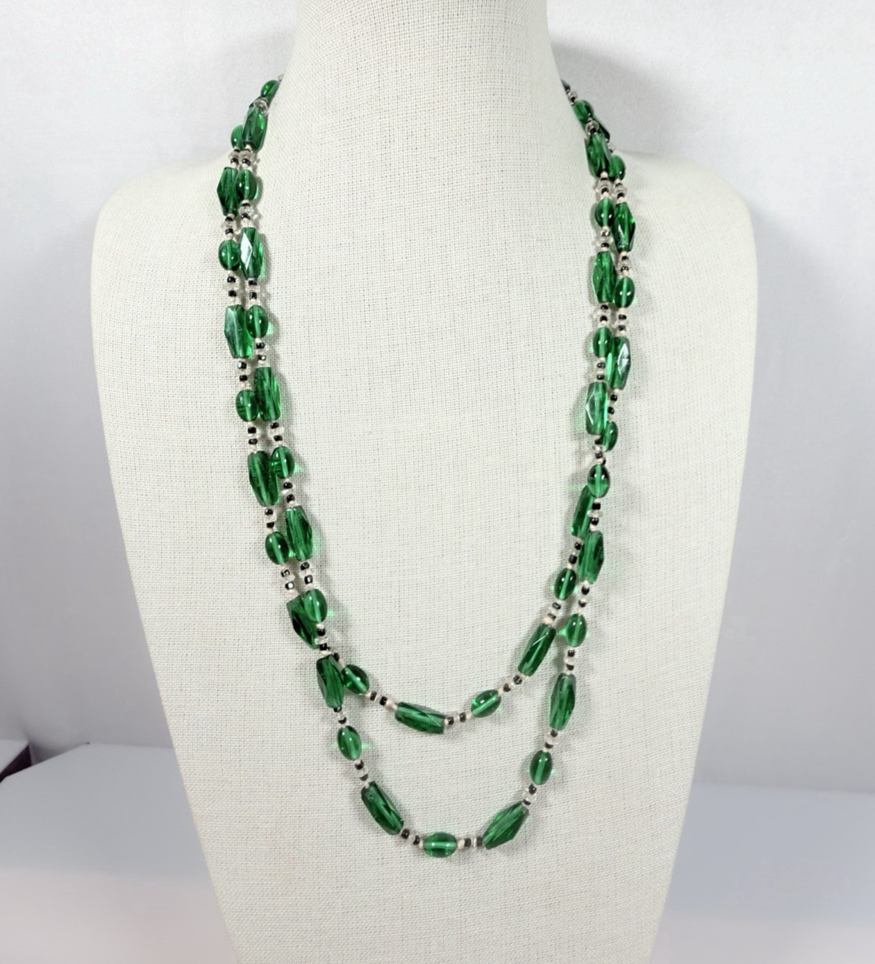 Vintage Green Art Glass Beaded Necklace 56″ Endless Long Strand Czech Style