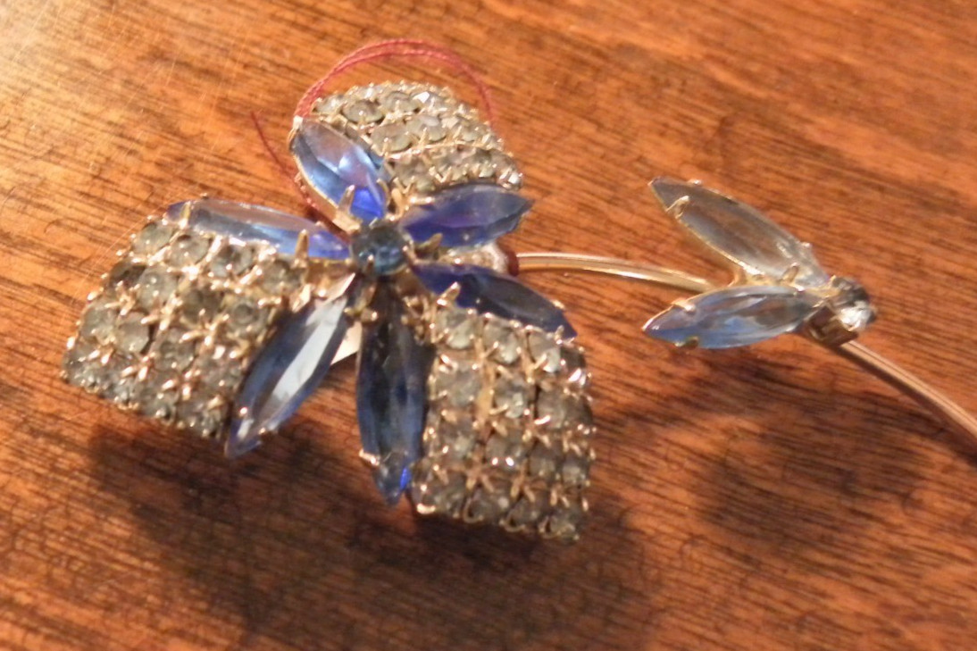 Vintage Clip Earrings & Matching Brooch Blue Rhinestones Unsigned