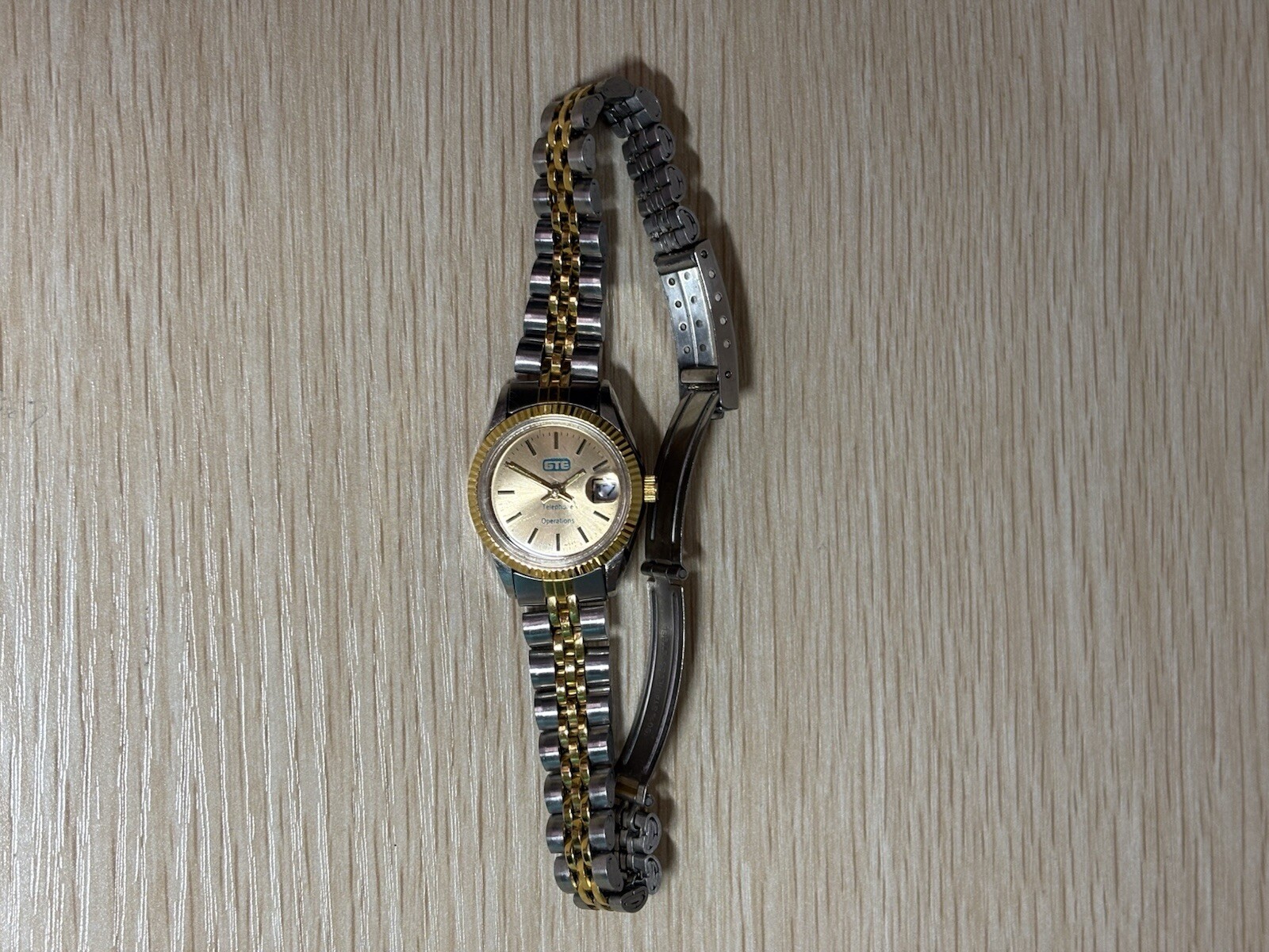 Vintage GTE General Telephone Electronics Employee Gift Wrist Watch VHTF