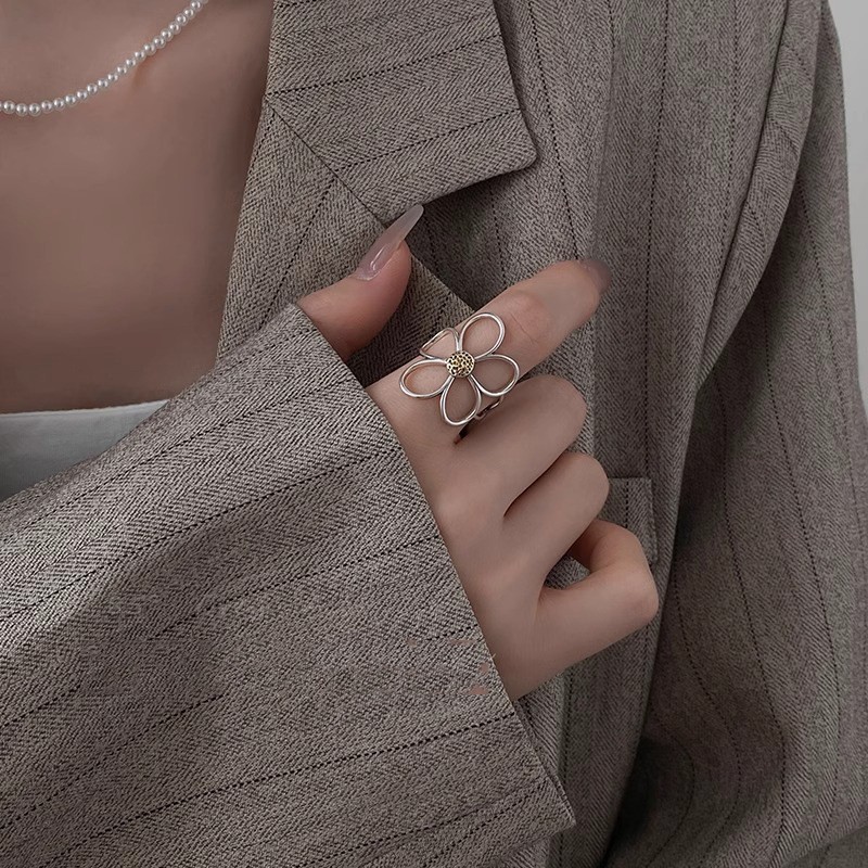 Retro Garland Women’s Cold Wind Minority Simple Fashion Ring