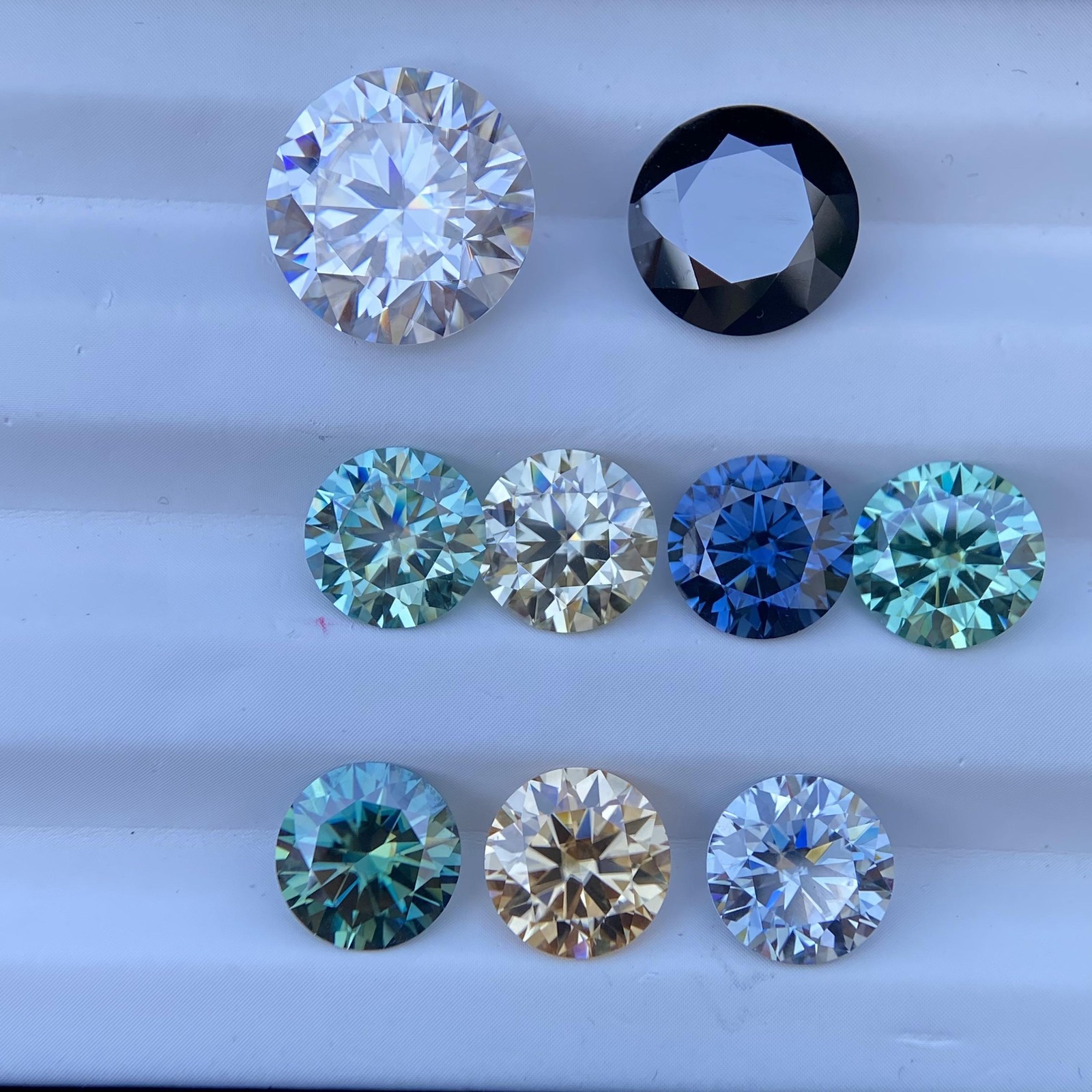 Excellent D Color VVS1 Round Cut Moissanite Loose Gemstones with GRA Certificate