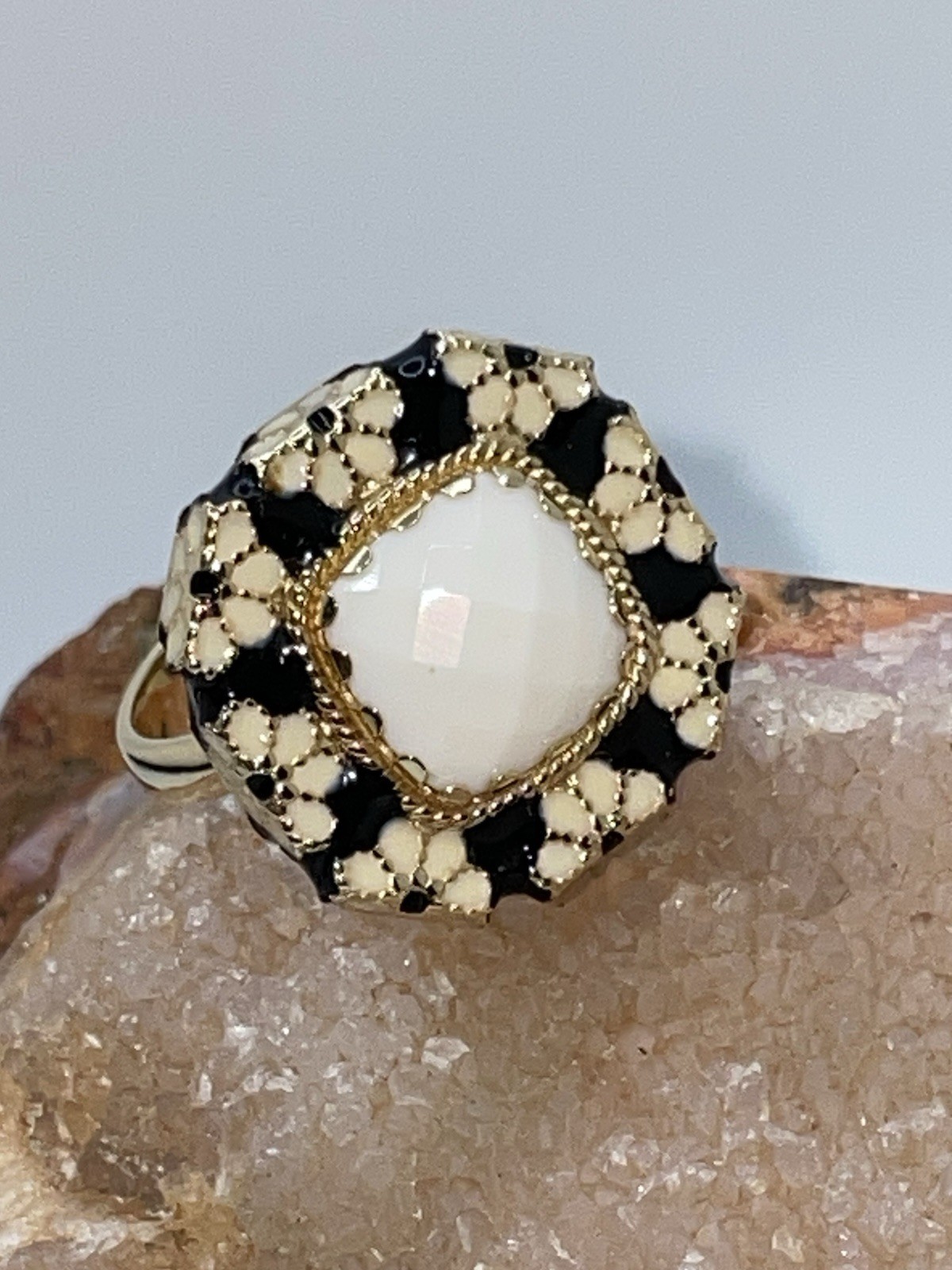 585 14K Yellow Gold Agate Enamel Daisy Flower RING Statement Italy Milor Size 10