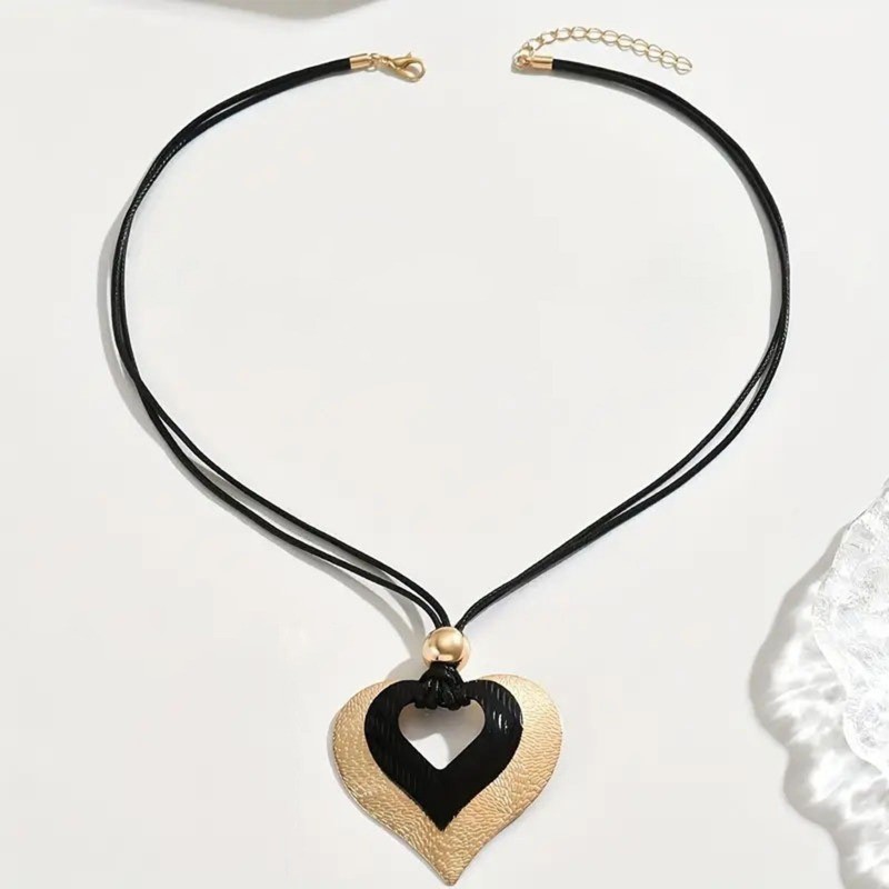 Women’s Retro Heart Pendant Necklace Alloy Fashion Hip Hop Choker Chain Jewelry