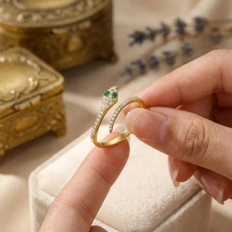 Snake Style Moissanite And Emerald Ring Solid 925 Sterling Silver Jewelry