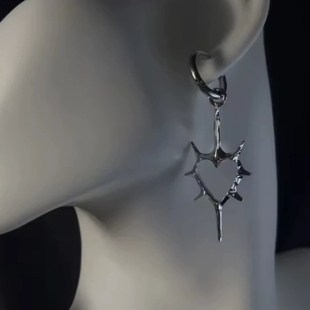 Y2k Hollow Heart Earrings Sweet and Cool Female Punk Hip-hop Earrings Alloy