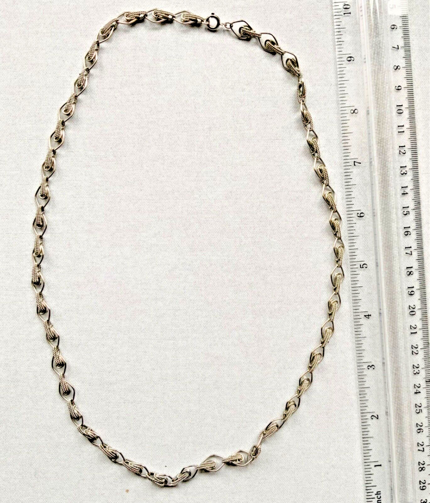 BEAUTIFUL EMBOSSED SINGLE ROPE CHAIN SILVER TONE FASHION NECKLACE 24”