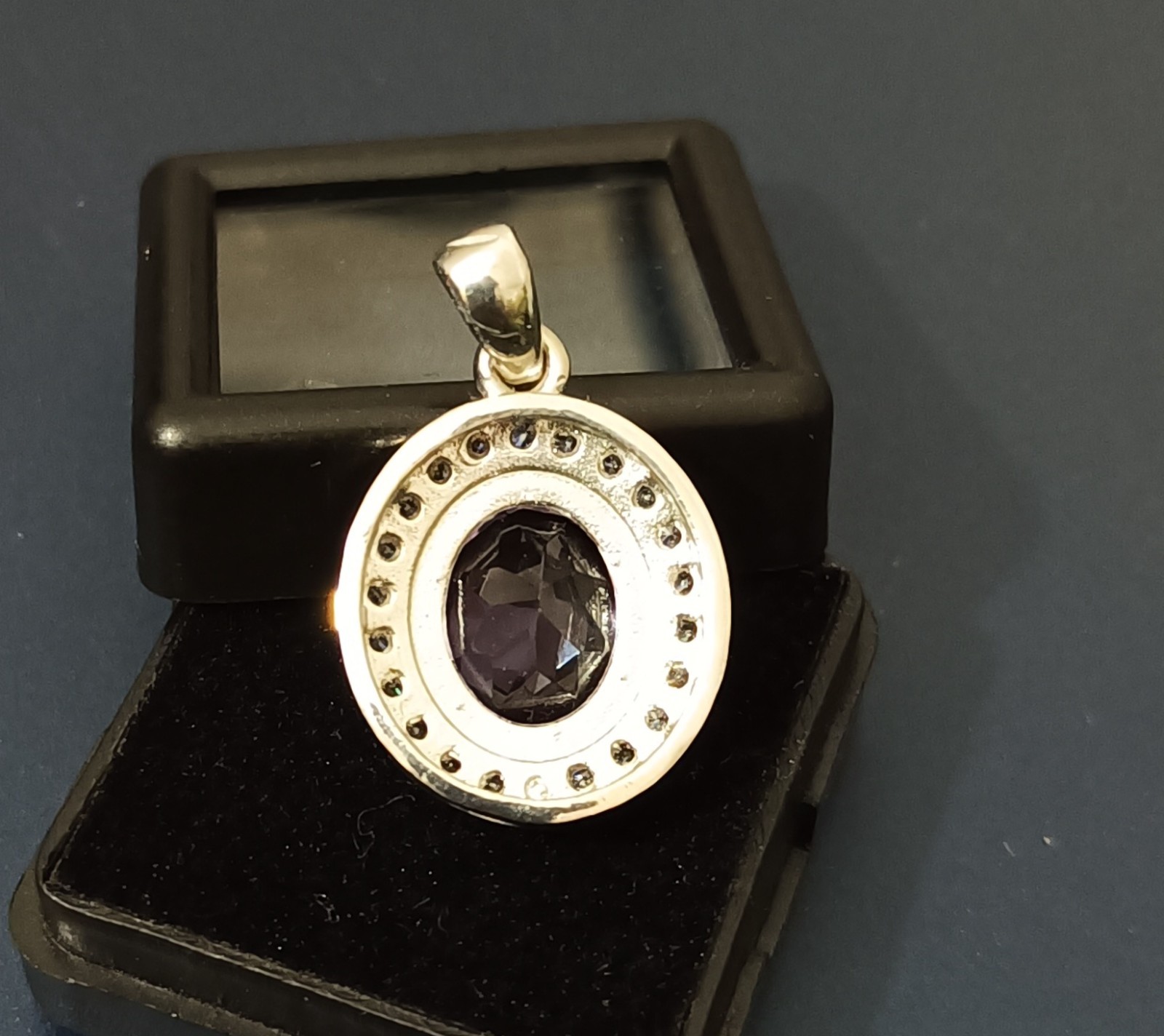 16.60 Ct Natural Alexandrite Pendant – Certified Color-Change Gem in Silver 925