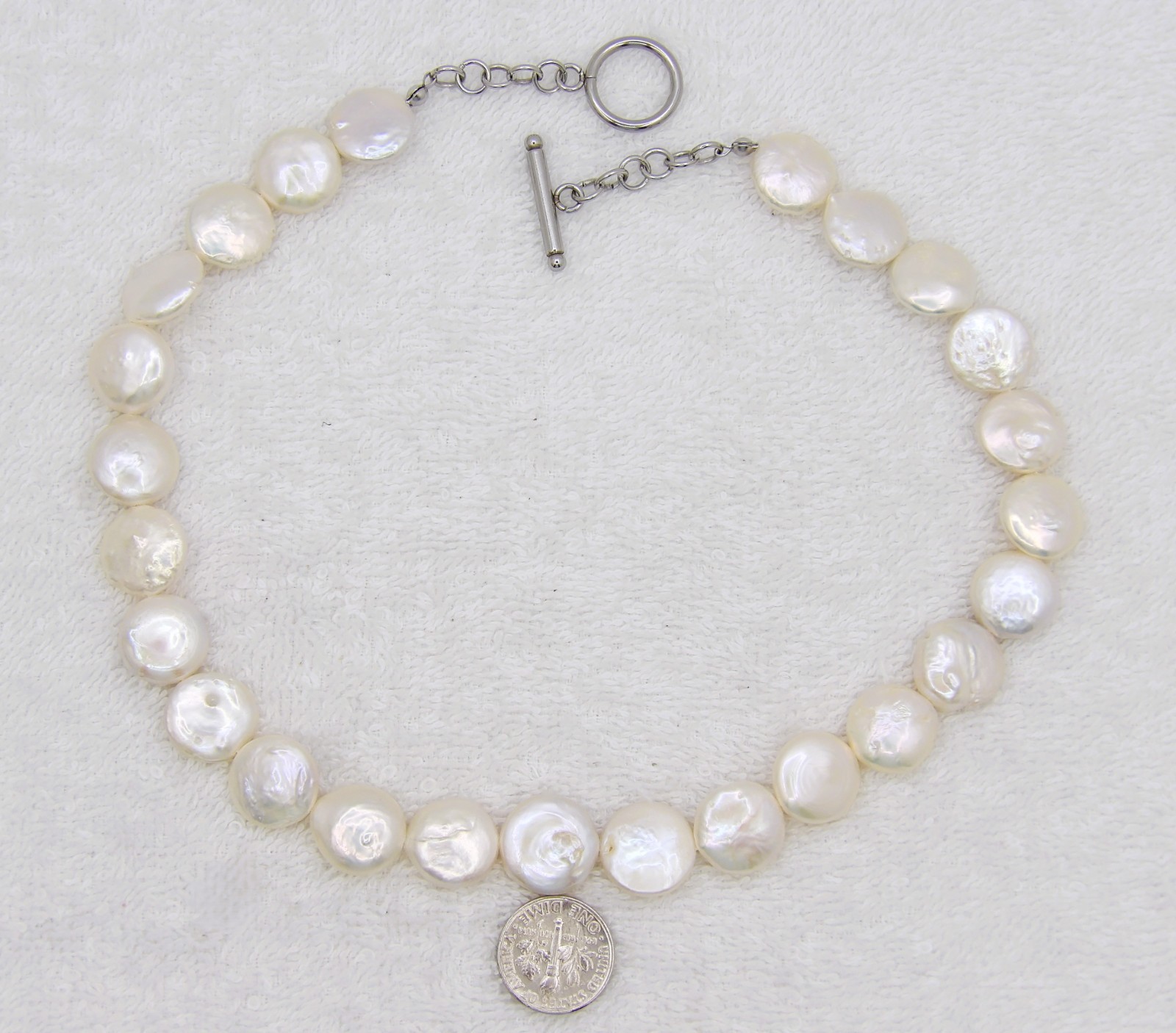 17 inches long White Coin Genuine Freshwater Pearl Necklace Jewelry NK613