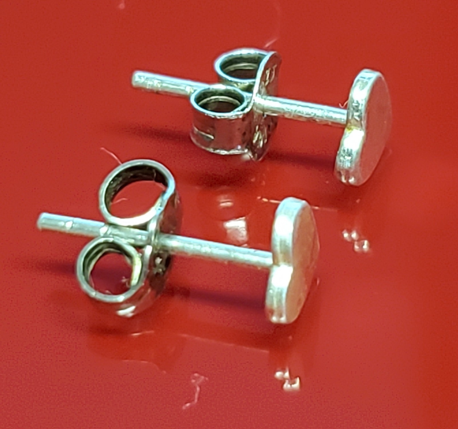 VTG Heart Stud Earrings 0.25in Silver Lightweight Everyday Wear Dainty READ