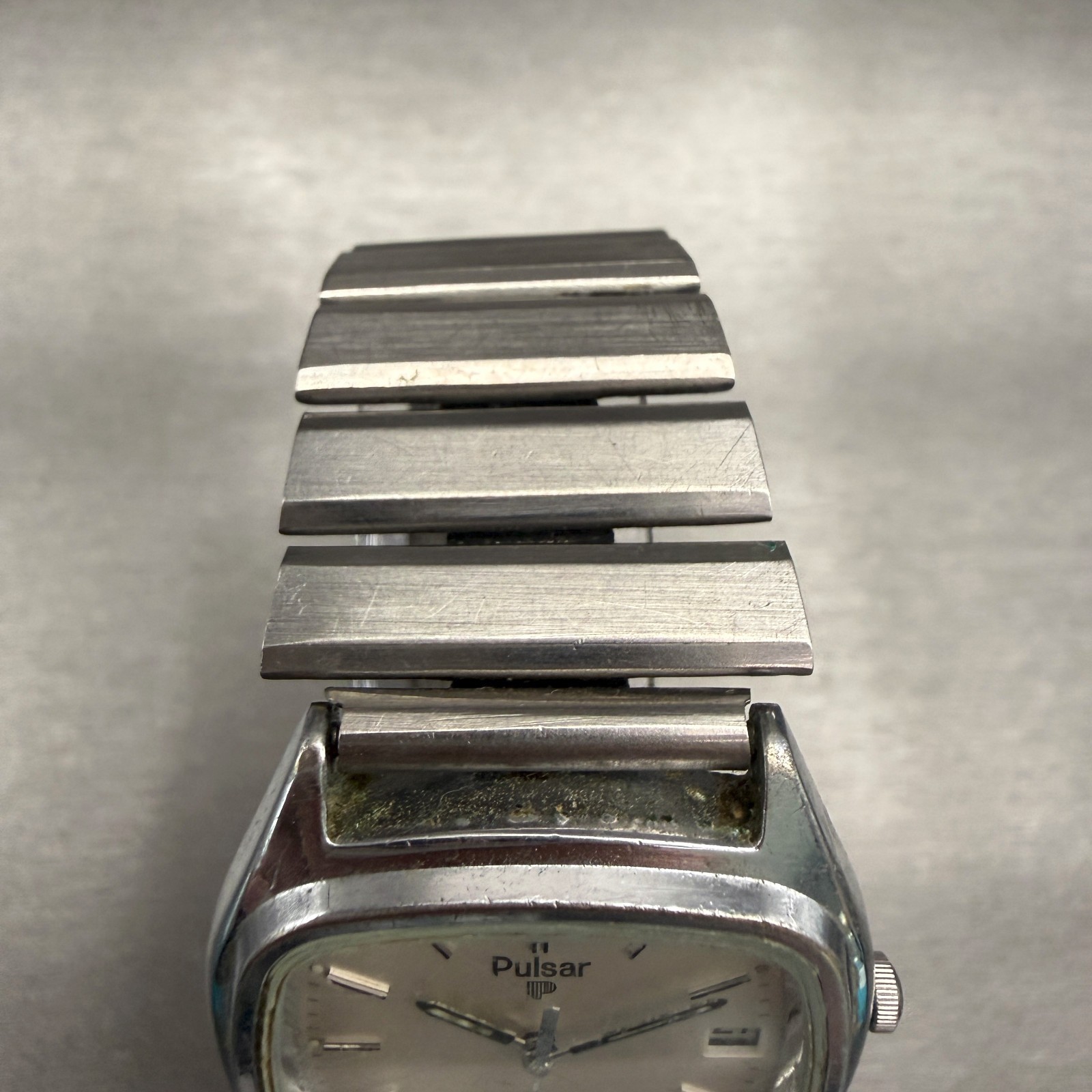 Seiko Pulsar Watch Men 33mm Silver Dial Silver Tone Date Y147-5009 New Battery