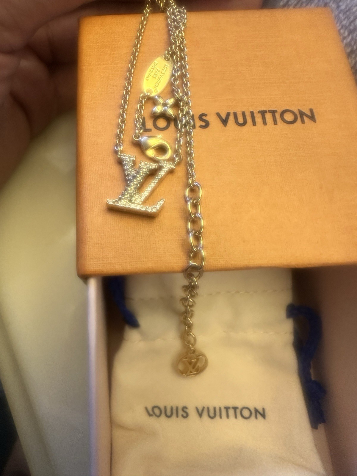 LOUIS VUITTON WomenNecklace metal M00596Necklace LV Iconic