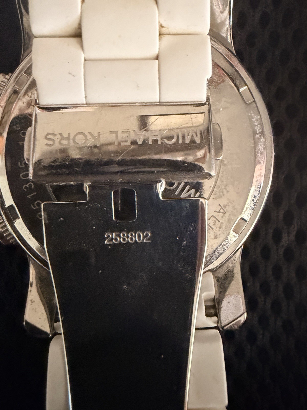 Michael Kors Oversized Runway MK8108 Wrist Watch for Men. preowned