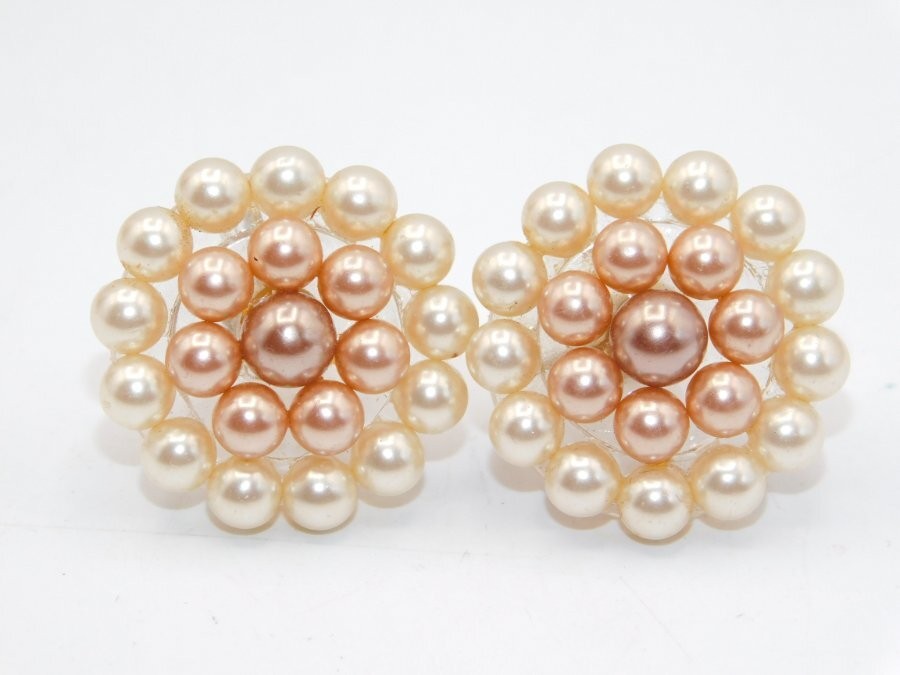 B80-VINTAGE SCREWBACK EARRINGS~FAUX PEARLS~VERY LIGHT WEIGHT~1″
