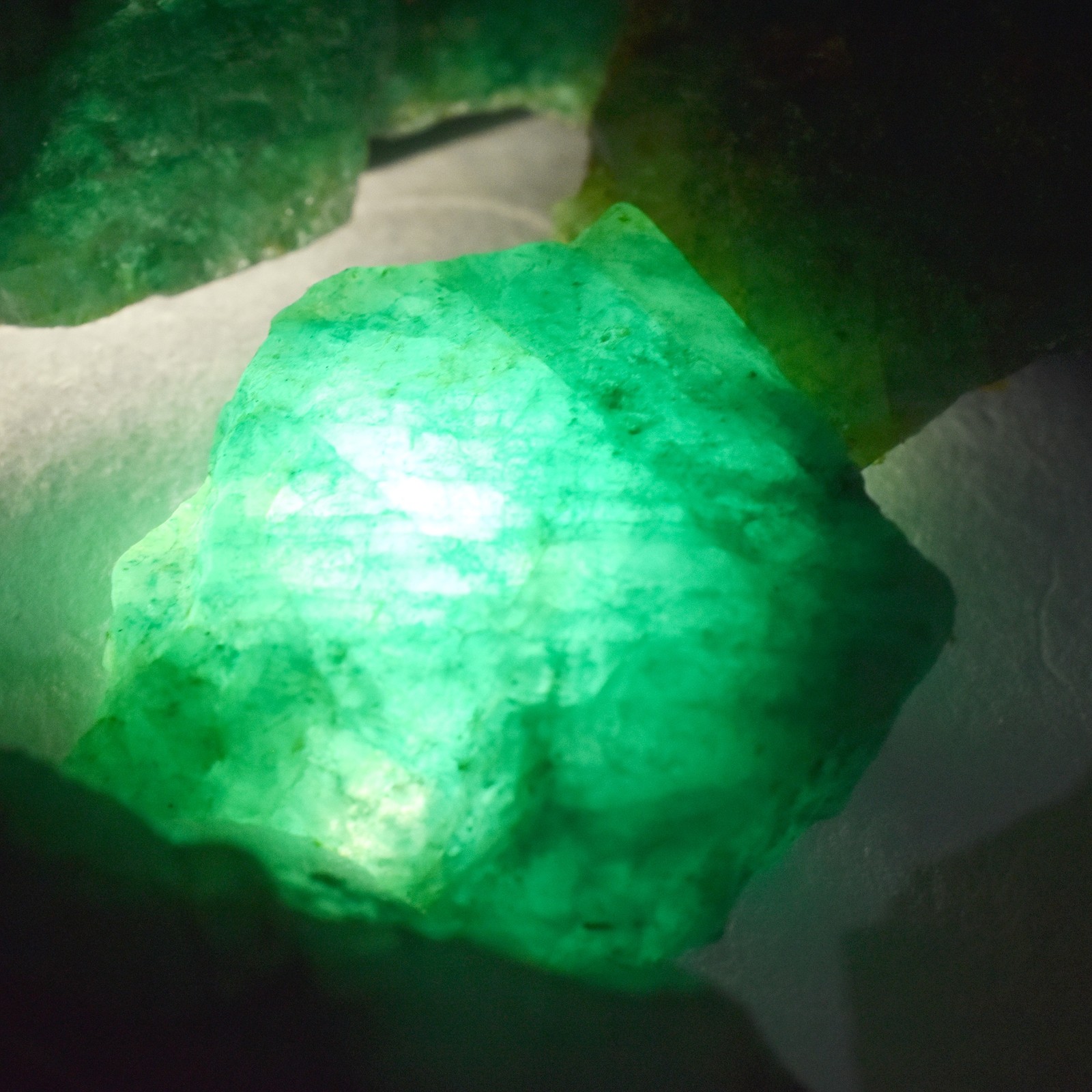 2400 Carat Lots of Natural Green Emerald Raw Rough CERTIFIED Loose Gemstone