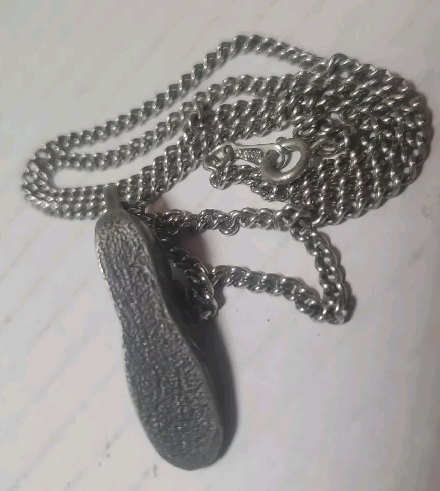 Vintage 1979 Avon FAST TRACK Pendant Necklace 16″ Running Athletic Shoe