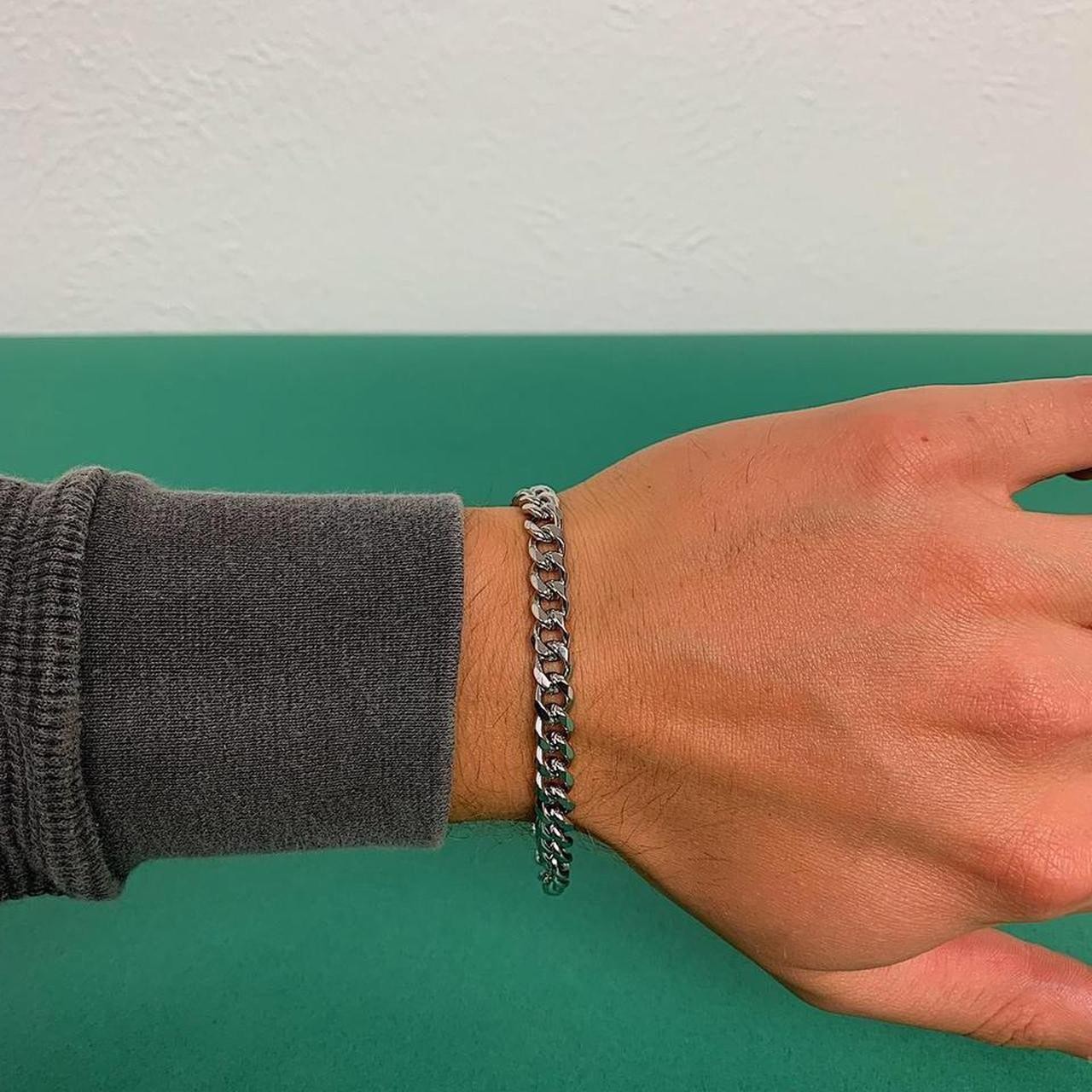 Y2k Vintage style Silver color Cuban Link bracelet. Cool design. Nice quality