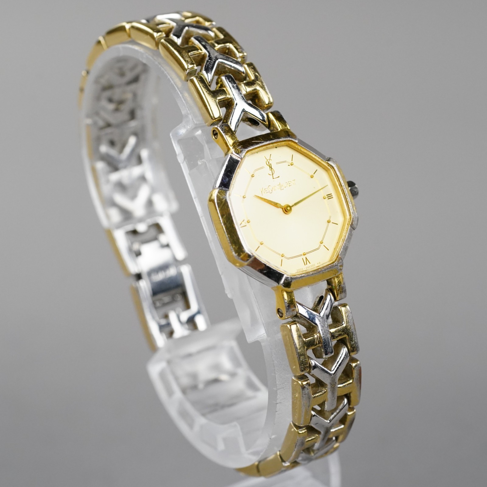 Yves Saint Laurent Vintage Women’s Watch 2200-241762 Gold 23mm New Battery