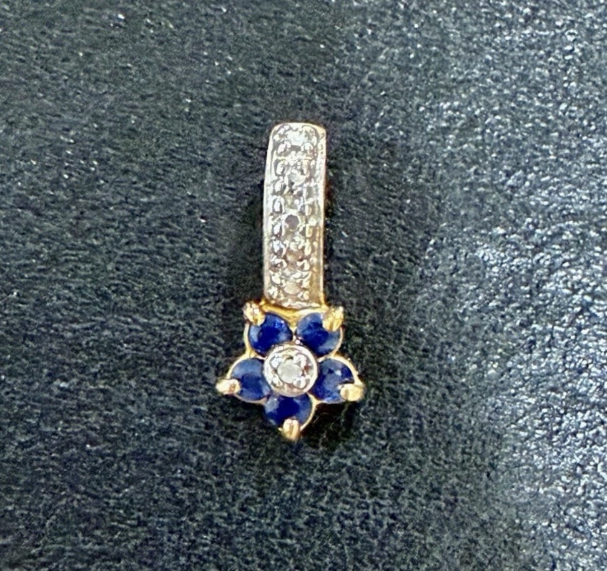 10K Vintage Multi Tone Gold Blue Sapphire & Diamond Floral Pendant