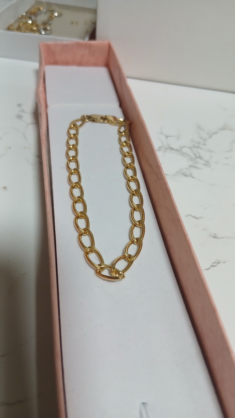 9ct Yellow Gold Bracelet.