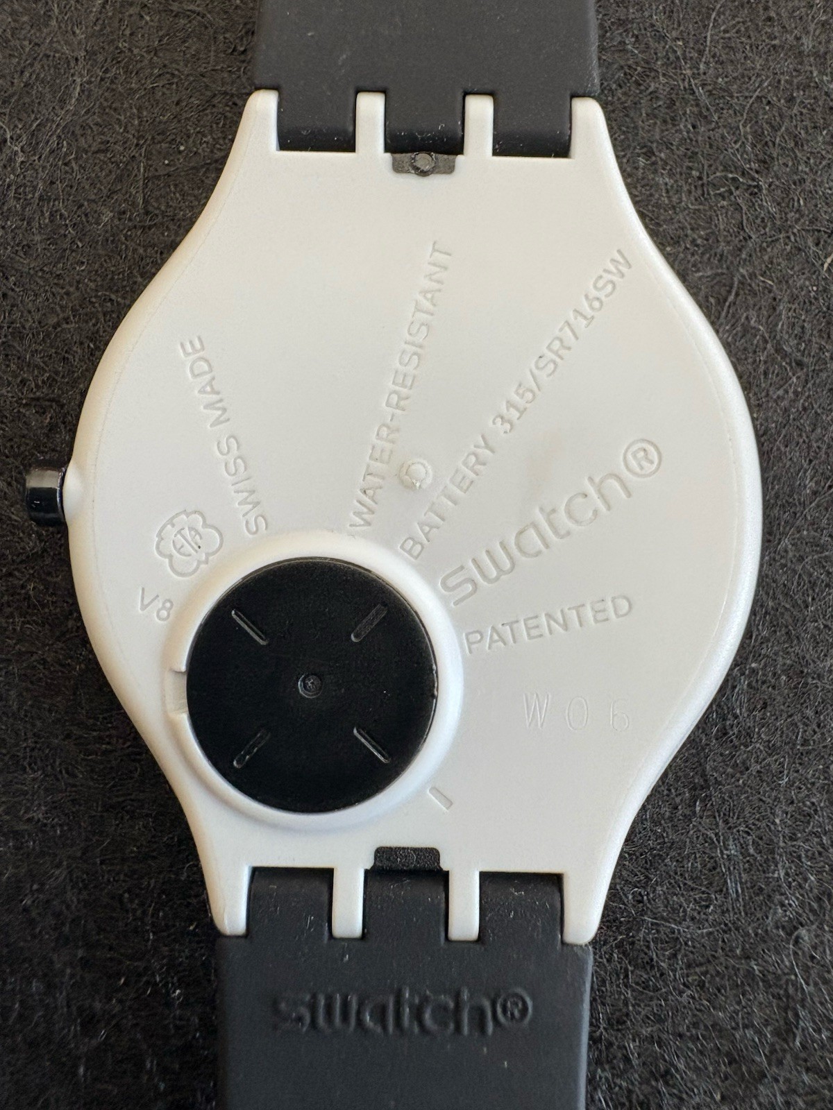 Swatch Skinnoir SVUB100 Ultra Thin Black White Dial Swiss Quartz Watch Case