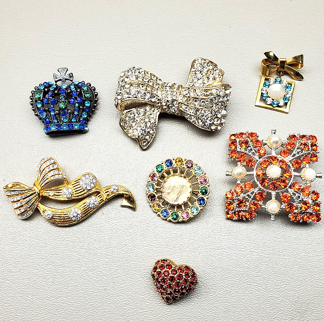 Vintage Modern Brooch Lot Rhinestone Bow Crown Heart Cameo Snowflake 7 Pc