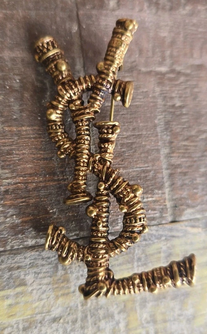 YSL Yes Saint Laurent Paris Vintage Brooch Pin Brass Tone BEAUTIFUL