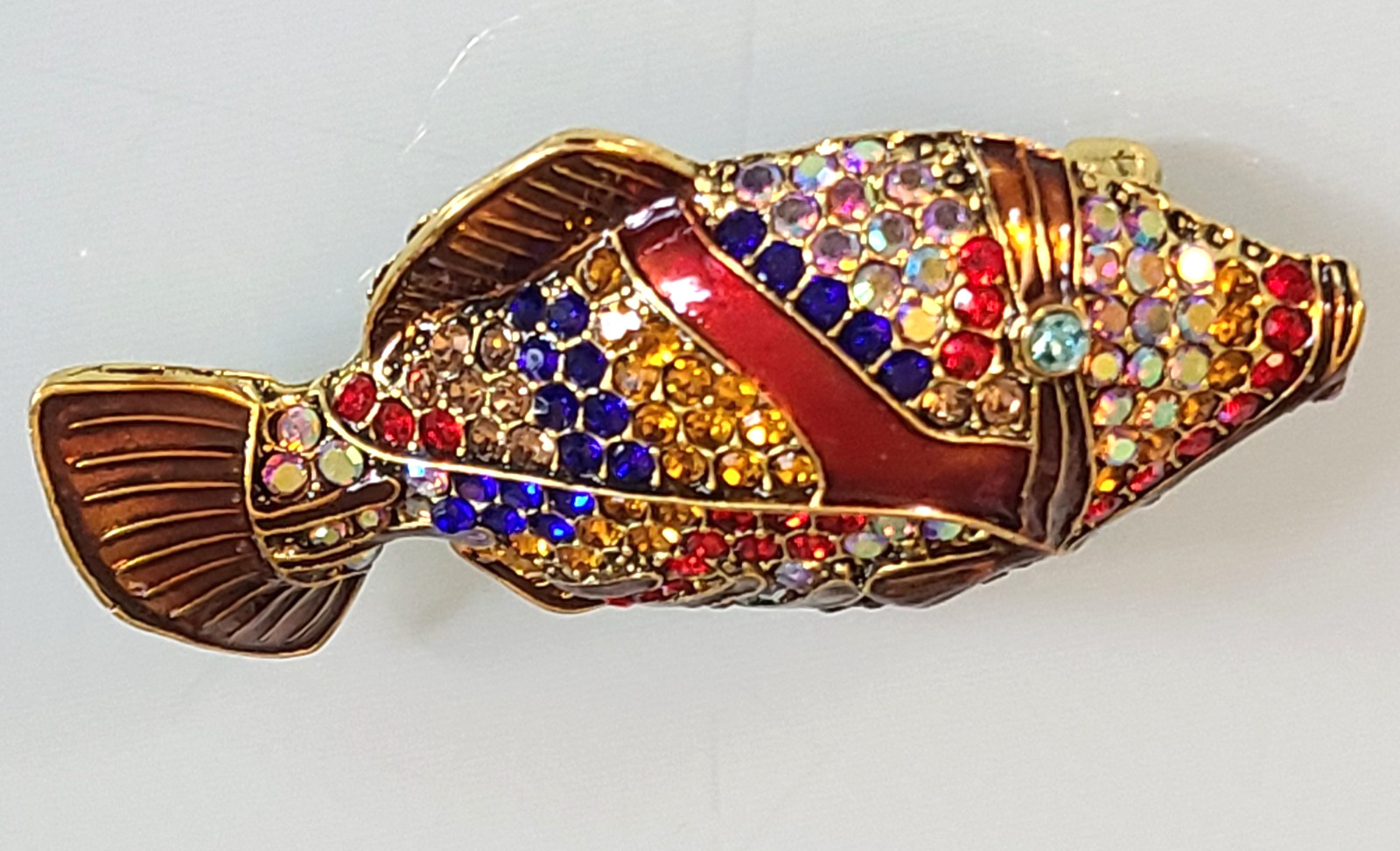 FAB HUGE 2.50″ UNSIGNED DESIGNER STYLE CRYSTAL RHINESTONE FISH BROOCH MULTI