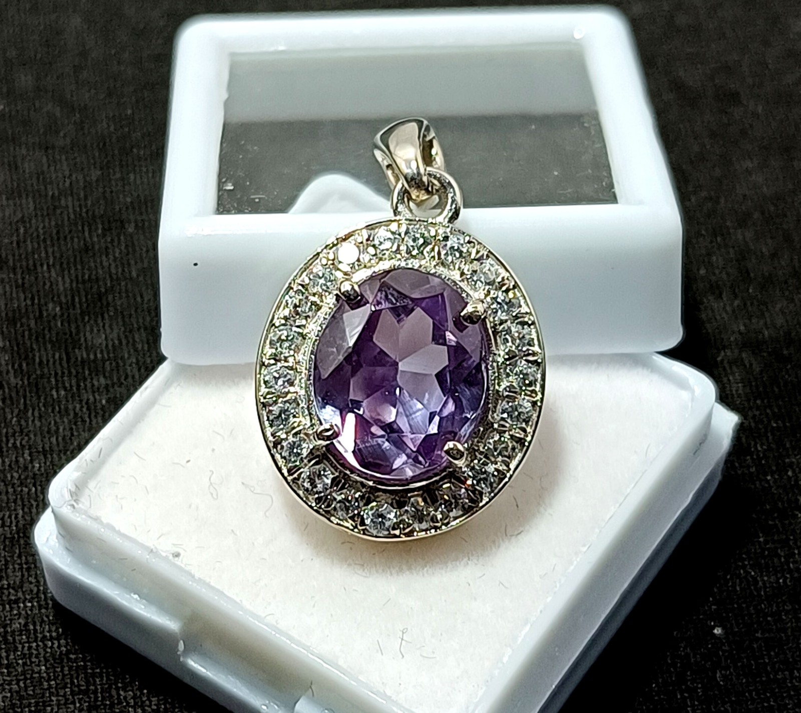 16.60 Ct Natural Alexandrite Pendant – Certified Color-Change Gem in Silver 925
