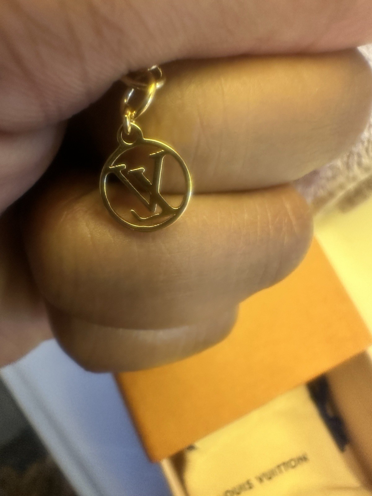 LOUIS VUITTON WomenNecklace metal M00596Necklace LV Iconic